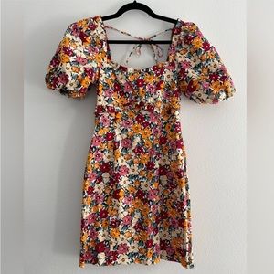 NWOT. Topshop floral dress. Size 2.